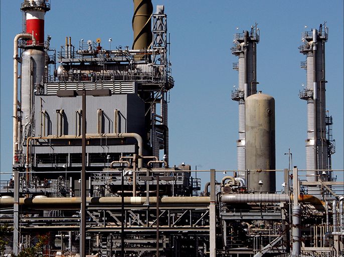 epa01315059 (FILE) A file photograph showing the BP Carson Oil Refinery in Carson, California, USA, 03 March 2008