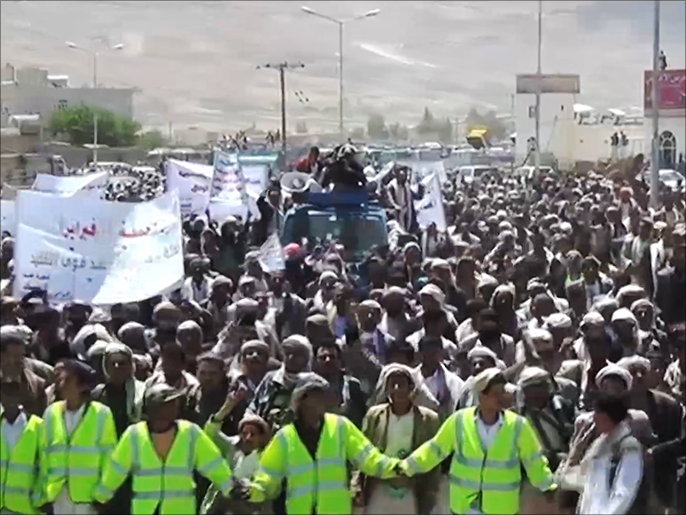 مظاهرة سابقة للحوثيين في مدينة عمران (الجزيرة-أرشيف)