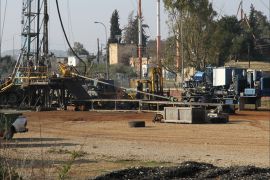 أعمال حفر إسرائيلية يعتقد أنها للتنقيب عن النفط قرب قرية النبي صالح غرب رام الله