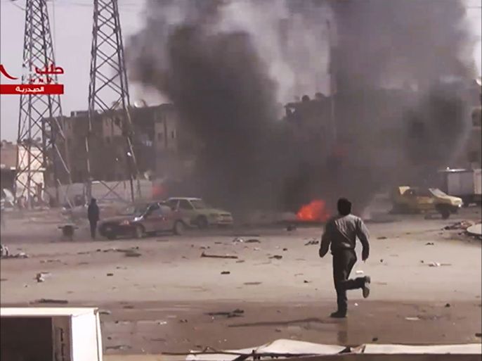 مقتل عشرة أشخاص ببرميل متفجر في حلب