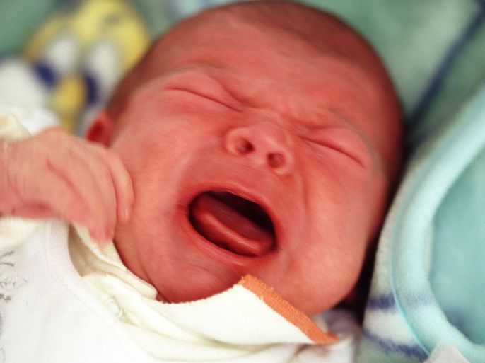 تدليك بطن الرضيع يعمل على تهدئة جهازه الهضمي والحد من المغص