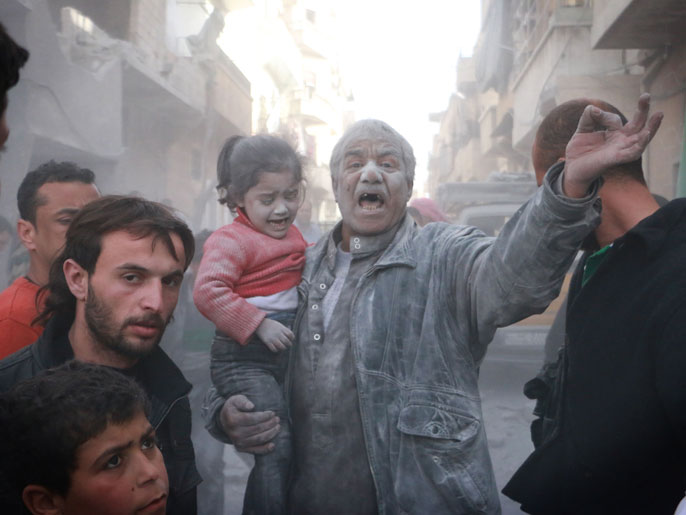 ‪أحياء حلب الشرقية خصوصا تتعرض منذ أشهر لقصف أوقع مئات القتلى‬  (الفرنسية)
