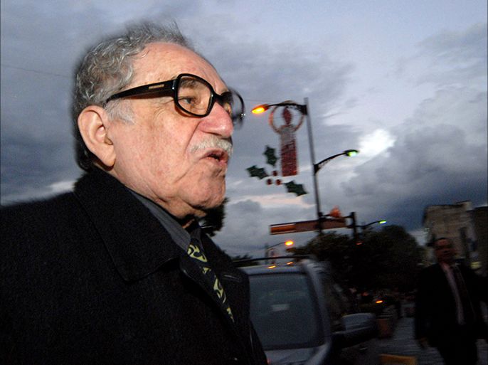 FILE) Literature Nobel Prize Colombian Gabriel Garcia Marquez, gestures upon arriving at the University of Guadalajara in Guadalajara, Mexico, on November 23, 2007. Garcia Marquez, the author of "One Hundred Years of Solitude", died on