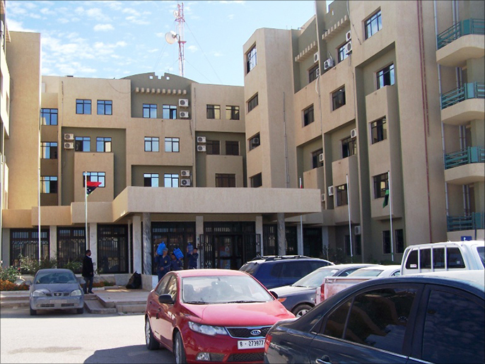 ‪الدوائر الحكومية في بنغازي‬ لم تلتزم بالعصيان المدني (الجزيرة)