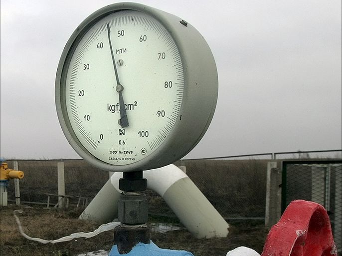 An image showing a gas pressure-gauge of the main natural gas pipeline in the village of Boyarka, close to Kiev, Ukraine, on Monday 02 January 2006. Russia began to cut off natural gas supplies to Ukraine at 0700 GMT 01 January after negotiations to solve a deal on gas price failed. Ukrainian Prime Minister Yury Ekhanurov on Monday annnounced an energy economy programme which he said would guarantee continued regular natural gas supplies in the country despite a total shut-off of Russian imports. EPA/SERGEY DOLZHENKO