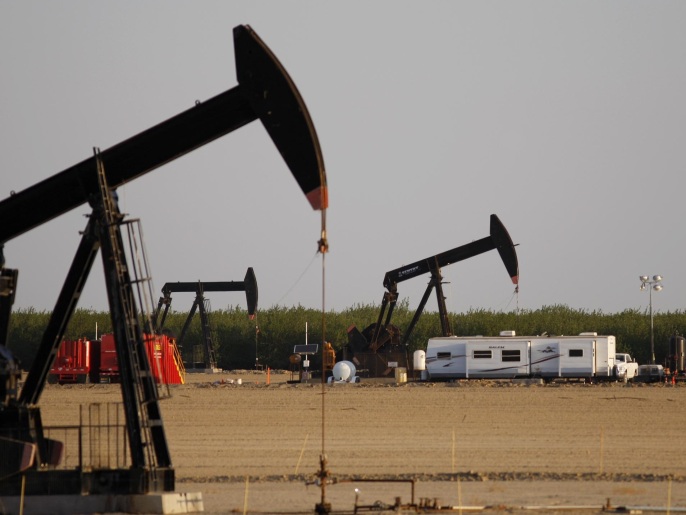 على المدى القصير تحمّل منتجو النفط الصخري وطأة التغيير في سوق النفط (غيتي)