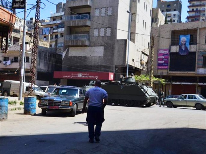 الجيش سير دوريات وأقام حواجز ثابتة في شوارع طرابلس في أبريل 11 2014