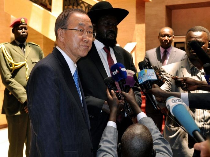 UN Secretary General Ban Ki-moon (L) and South Sudan President Salva Kiir (2-L) speak to reporters in Juba, South Sudan, 06 May 2014. Ban arrived in Juba on 06 May for a one-day visit, one day after the South Sudanese government and rebels agreed a one-month ceasefire in order to allow farmers to plant in the country where about one million people face famine.