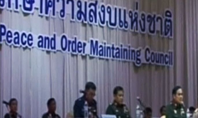 قائد الانقلاب العسكري في تايلند يجتمع مع قادة عسكريين