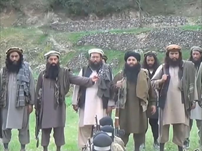 زعيم حركة طالبان باكستان يهدد بعمليات انتحارية