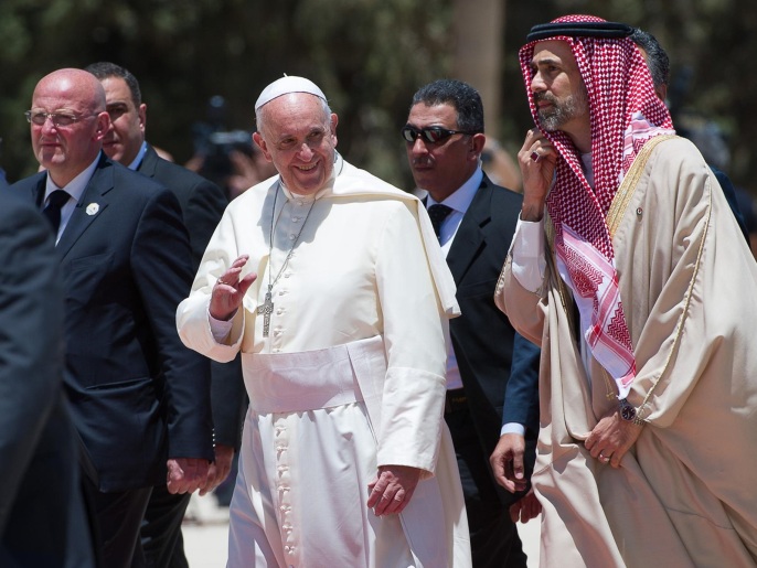 ‪البابا سيلتقي الرئيس الفلسطيني قبل أن يترأس قداسا كبيرا أمام كنيسة المهد‬ (أسوشيتد برس)