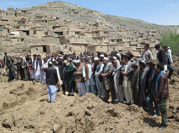 مقبرة جماعية ... بعد كارثة طبيعية في أفغانستان