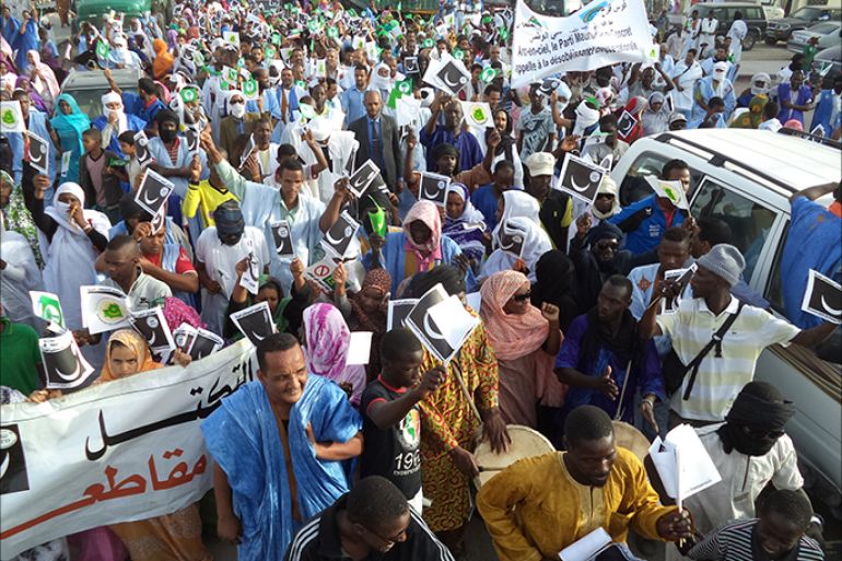 شعار المقاطعة كان حاضرا بالمسيرة - معارضة موريتانيا تحشد لمقاطعة انتخابات الرئاسة