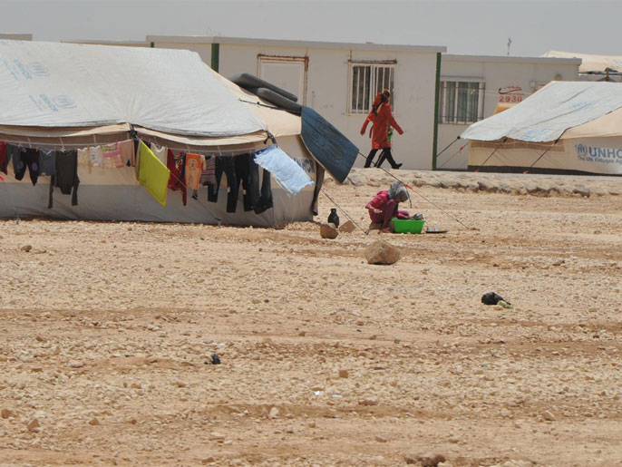 مخيم الزعتري بالأردن يضم أكثر من 100 ألف لاجئ سوري (الجزيرة نت)