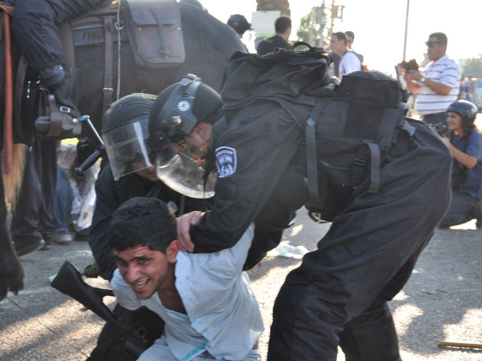 ‪اعتقالات إسرائيلية سابقة ضد شبان فلسطينيين في الضفة الغربية‬  (الجزيرة)