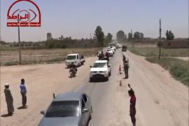 احتدام المعارك بين مسلحي تنظيم الدولة الإسلامية وكتائب المعارضة السورية قرب البوكمال الحدودية مع العراق.