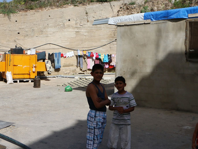 جانب من مخيم لمن يعدون من الميسورين من بين اللاجئين (الجزيرة)