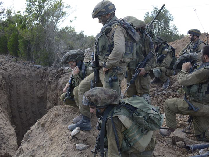 الجنود الإسرائيليون يواجهون خطر الكمائن بعد الاجتياح البري لغزة (الجزيرة)