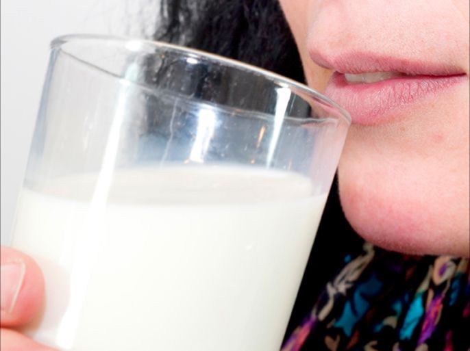 عدم تحمل اللاكتوز (سكر الحليب) يرجع إلى نقص إنزيم اللاكتاز الذي يعمل على تفكيكه في المعدة