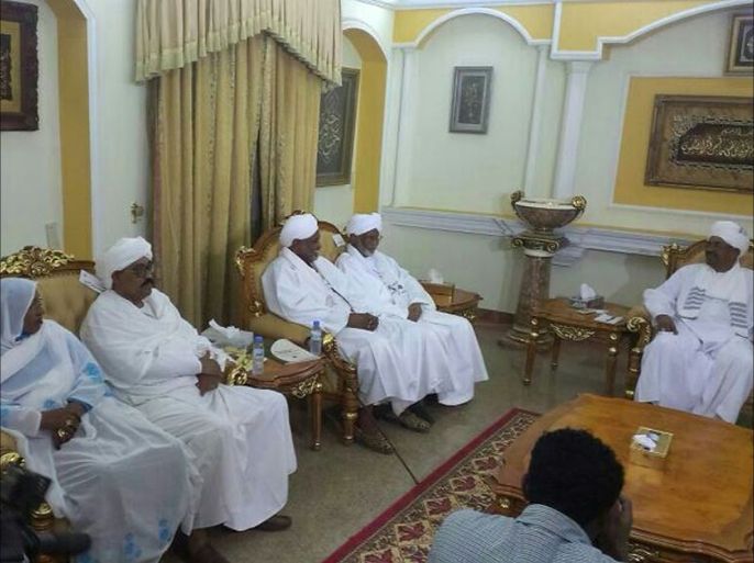 لقاء الرئيس السوداني بعدد من أحزاب المعارضة بشأن الحوار الوطني في السوداني