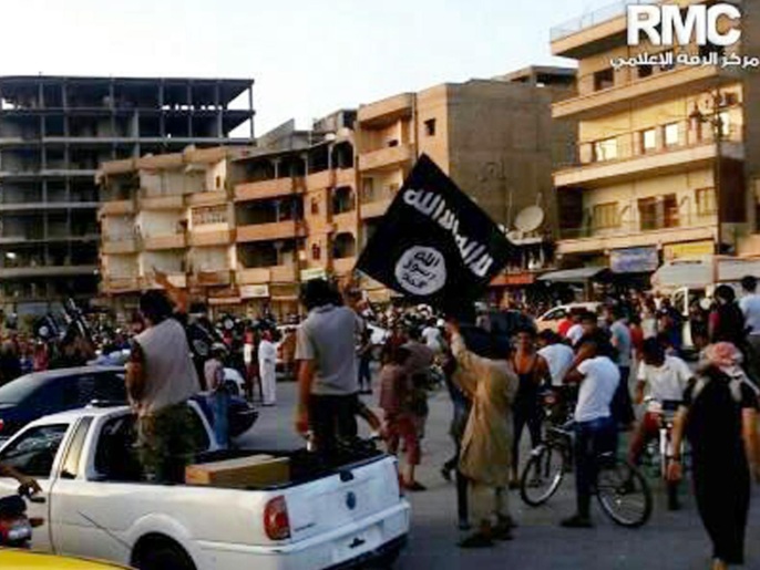 تنظيم الدولة الإسلامية بات يسيطر على مدينة الرقة بسوريا(أسوشيتد برس)