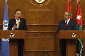 U.N. Secretary-General Ban Ki-moon (L) speaks during a joint news conference with Jordanian Foreign Minister Nasser Judeh at the Ministry of Foreign Affairs in Amman July 23, 2014. REUTERS/Muhammad Hamed (JORDAN - Tags: POLITICS)