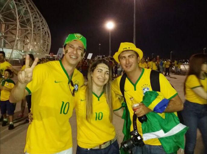 فرحة جماهير البرازيل خارج ملعب "كاستيلاو" في مدينة فورتاليزا