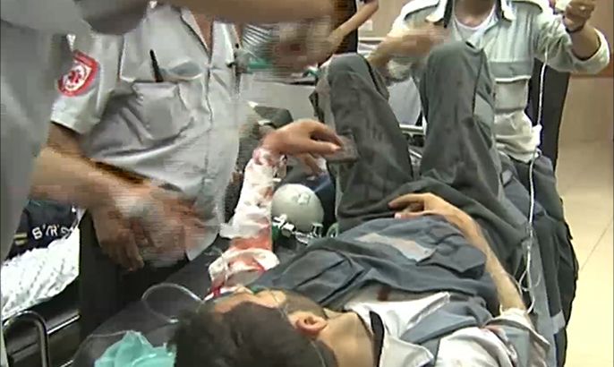 إسرائيل تقصف مستشفى شهداء الأقصى وسط غزة