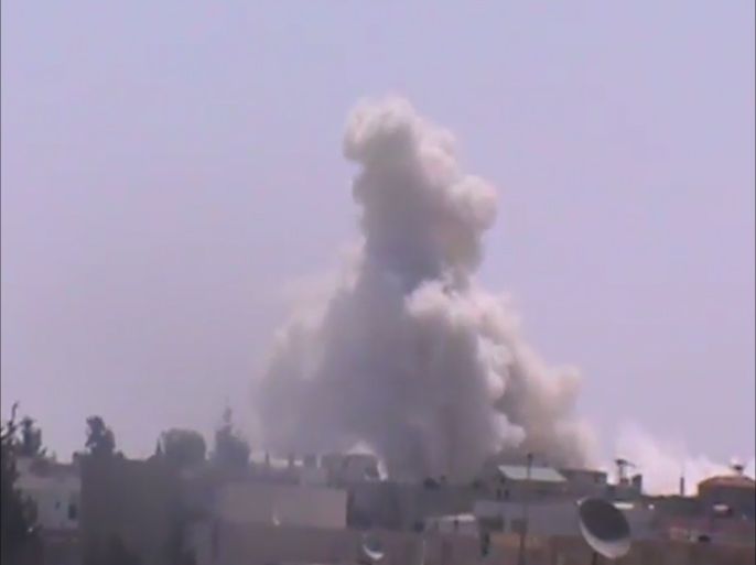 قصف بالبراميل المتفجرة على بلدة اليادودة بريف درعا