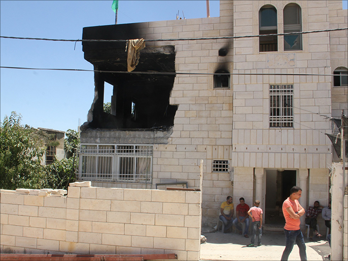 تفجير منزل عامر أبو عيشة الذي تتهمه إسرائيل بخطف وقتل المستوطنين (الجزيرة)