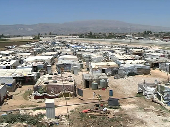 ‪إقامة مخيمات اللاجئين السوريين بلبنان تثير جدلا بشأن 
