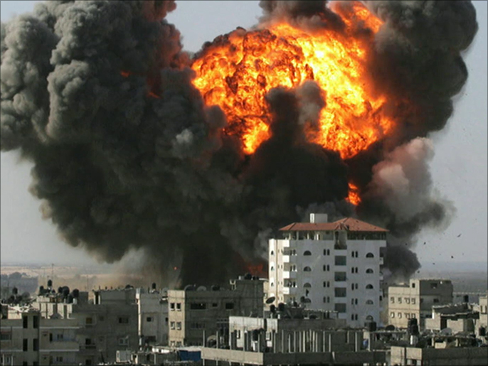 مثّل أوغلو موقف تركيا الداعم للفلسطينيين أثناء العدوان الإسرائيلي على غزة عام 2014 (الجزيرة)