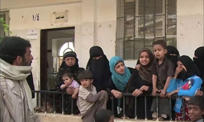آلاف العائلات تنزح من مدينة عمران بسبب القتال