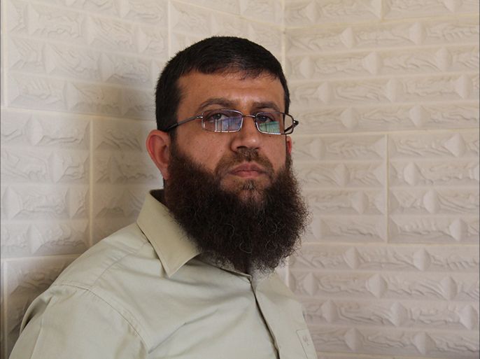 الشيخ خضر عدنان كان قد قال للجزيرة نت بأنه سيخوض اضرابا مفتوحا عن الطعام في حال اعتقاله- الجزيرة نت1.