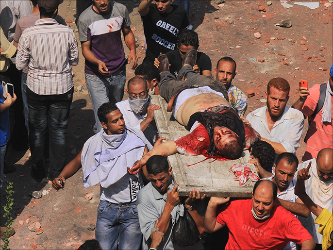 المنظمة وثقت المنظمة مقتل 817 شخصاً في فض رابعة وحده (الجزيرة)