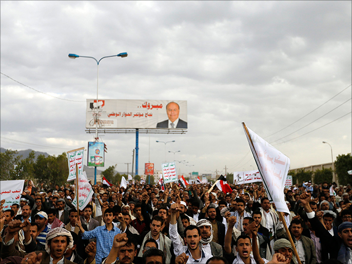 الحوثيون يتحدون دعوة هادي للتراجع عن الاعتصامات بشوارع صنعاء (رويترز)