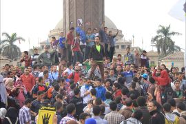 جانب من تظاهرة لطلاب رافضين للانقلاب أمام جامعة القاهرة
