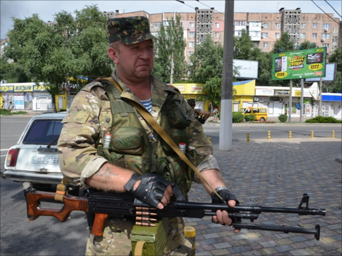 ‪كييف تتهم المسلحين الانفصاليين شرقي البلاد بأنهم مرتزقة يحاربون لصالح روسيا‬ (الجزيرة نت)