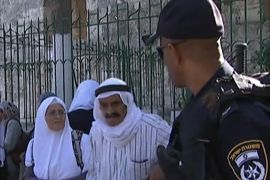 اتهام إسرائيل بفرض إجراءات جديدة لتقسيم المسجد الأقصى
