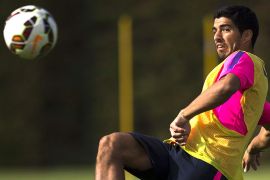 epaselect epa04354479 FC Barcelona's Uruguayan striker Luis Suarez performs during his first training session at his new club at Joan Gamper sport complex in Sant Joan Despi, Barcelona, northeastern Spain, 15 August 2014. The International Court of Arbitration for Sport (CAS) on 14 August 2014 announced that Luis Suarez' four-month ban for biting Italy's Giorgio Chiellini at the Brazil FIFA World Cup 2014 is upheld, but the Uruguayan striker is allowed to train at his new club FC Barcelona. EPA/ALEJANDRO GARCIA