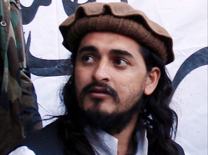 A file picture shows Hakeemullah Mehsud, the then commander of the banned Tehrik-e-Taliban Pakistan (Movement of Pakistani Taliban) in three tribal agencies, talking with journalists in Pakistan's Orakzai tribal agency near the Afghanistan border. According to media reports on 09 February 2010, Hakimullah Mehsud died near the central Pakistani city of Multan while he was being taken to southern port city of Karachi after he was reportedly injured in a United States pilotless drone strike in January. Hakimullah Mehsud, took over following the death of his predecessor, Baitullah Mehsud, in a US drone attack in early August 2009. EPA/STR