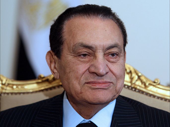 epa03244991 (FILE) A file photograph dated 09 February 2011 shows the then Egyptian President Hosni Mubarak in Cairo, Egypt. Mubarak on 02 June 2012 is due to hear the verdict in his trial over the killing of peaceful protesters and corruption.