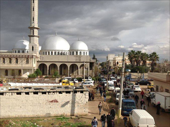 ‪جامع النور أحد معالم قرية تيرمعله بريف حمص الشمالي‬ (الجزيرة)