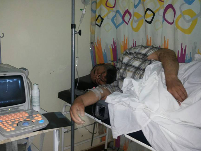 ‪الشيخ سالم الرافعي أصيب إصابة بالغة بقدمه‬ الشيخ سالم الرافعي أصيب إصابة بالغة بقدمه(الجزيرة نت)