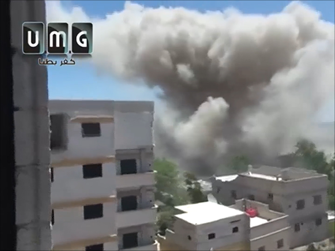 ‪عمليات قصف سابقة لقوات النظام على  كفربطنا بريف دمشق‬ (الجزيرة)
