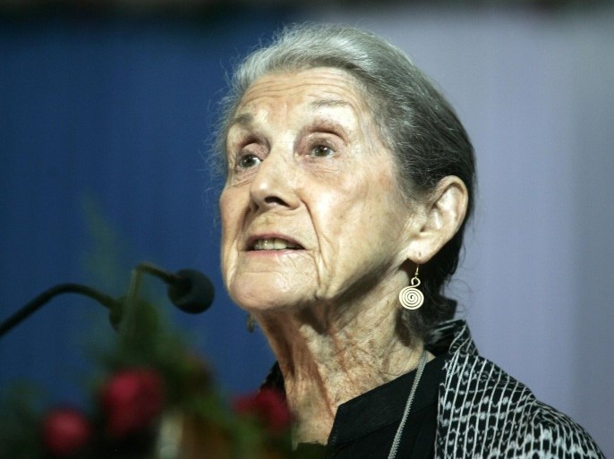FILE - In this Monday, Nov. 10, 2008 file photo South African writer and Nobel Literature laureate Nadine Gordimer, delivers a speech titled "The Inward Testimony" in Calcutta, India. Gordimer died in her sleep in Johannesburg, Sunday July 13, 2014, aged 90. (AP Photo/Bikas Das, File)
