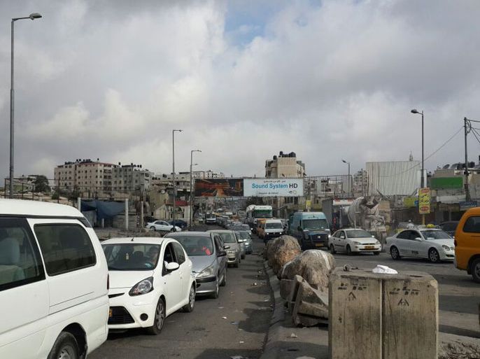 الأزمة المرورية على حاجز قلنديا للقادمين إلى القدس هذا الصباح.