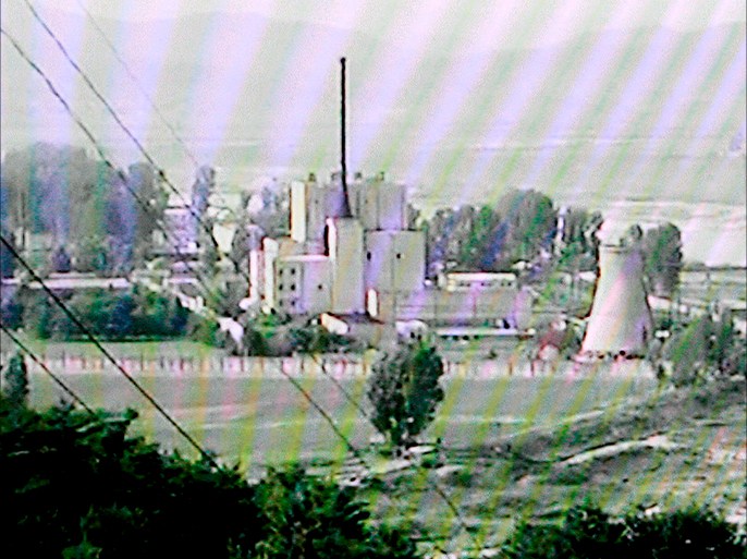 epa01493604 (FILE) A TV grab from South Korea's MBC broadcasting station dated 27 June 2008, showing the nuclear facilities in Yongbyun, North Korea. North Korea said 19 September 2008 it wanted to restart its Yongbyon nuclear reactor as disarmament talks stalled. The controversial reactor's restart was under preparation, the official South Korean Yonhap news agency quoted a North Korean official as saying. EPA/JEON HEON-KYUN