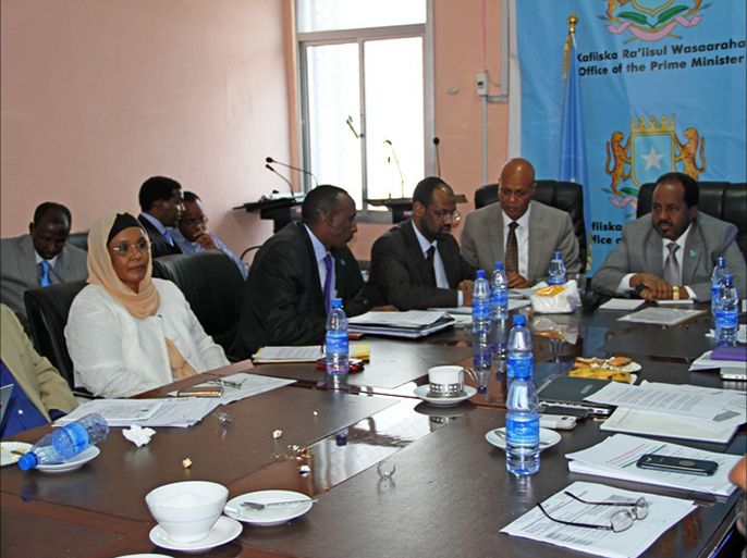 جلسة أمنية للحكومة الصومالية بحضور الرئيس الصومالي حسن الشيخ محمود في 9 شهر يونيو 2014 (الجزيرة نت).
