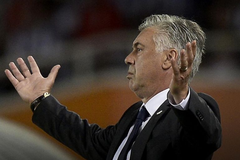 Real Madrid's coach Carlo Ancelotti reacts during their Spanish first division soccer match against Real Sociedad at Anoeta stadium in San Sebastian August 31, 2014. REUTERS/Vincent West (SPAIN - Tags: SPORT SOCCER)